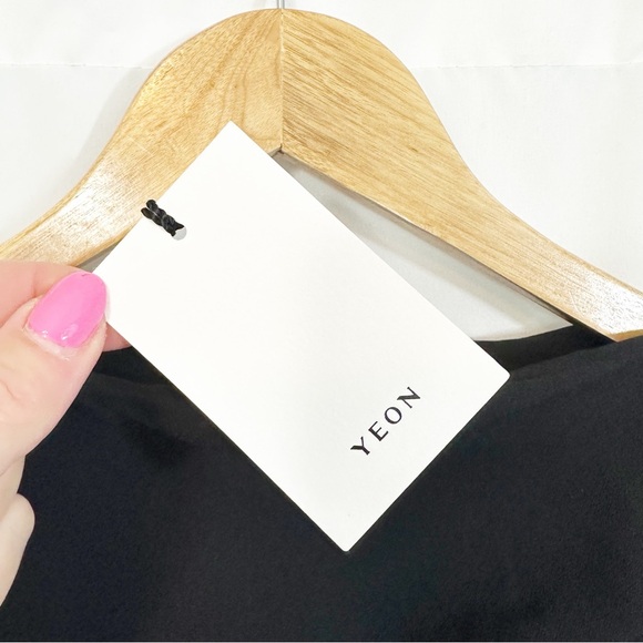 NWT YEON Hoshi Asymmetrical Hem Short Sleeve Boatneck Midi Dress in Black - Picture 11 of 14